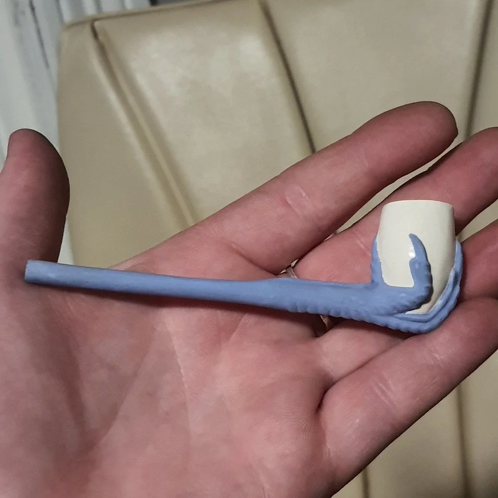 Vintage Antique Clay Smoke Pipe White With Blue Claw Foot Bird Talon Cup Unused